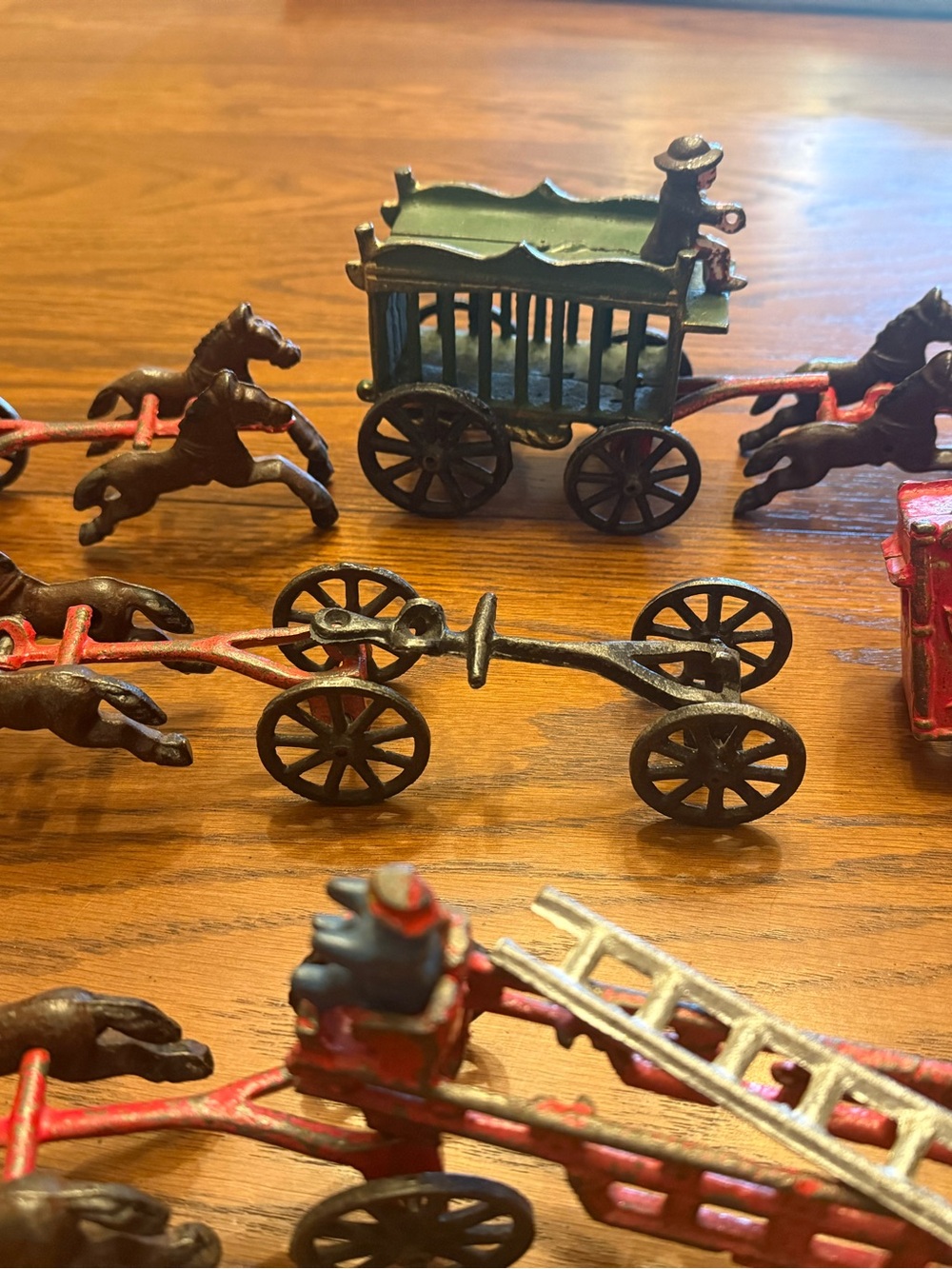 Metal Vintage large collection- Green and Red Toy Horse-Drawn Wagon Playset
